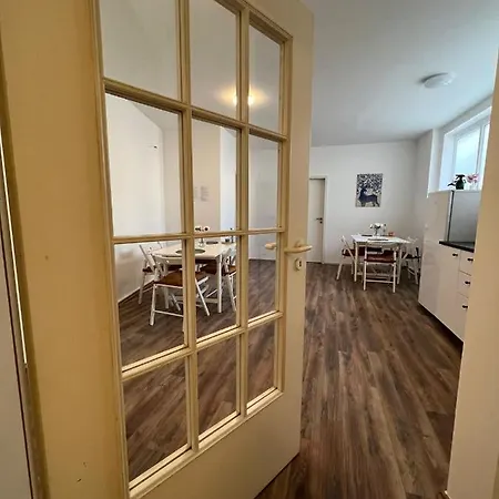 Shared At Heumarkt, City Center Lägenhet *