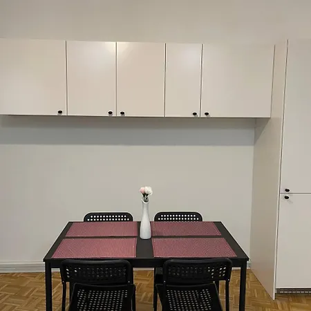 Shared At Heumarkt, City Center Appartement *